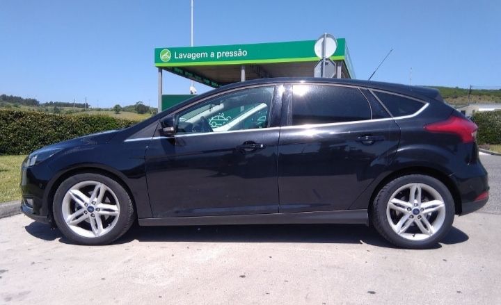 Ford Focus 1.5TDCI (full extras)