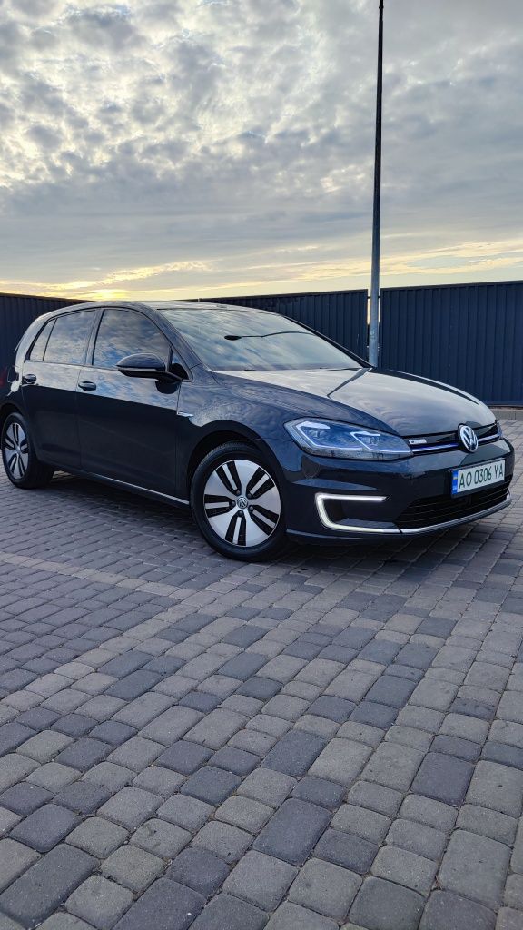 Продам E-Golf 36kw