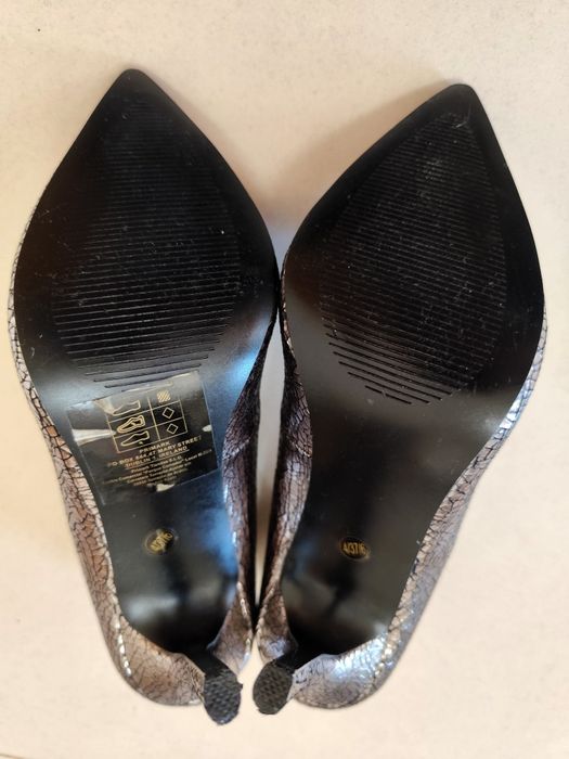 Sapatos prateados de salto alto - Atmosphere (Tam. 37)