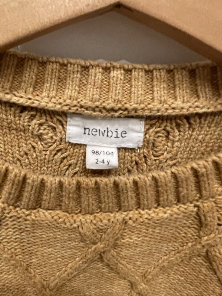 Śliczny sweter NEWBIE 98/104 miodowy X