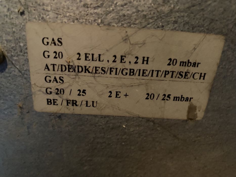 Конвектор (новий) 8 тис. та газова колонка Junkers,б.у. 2 тис.