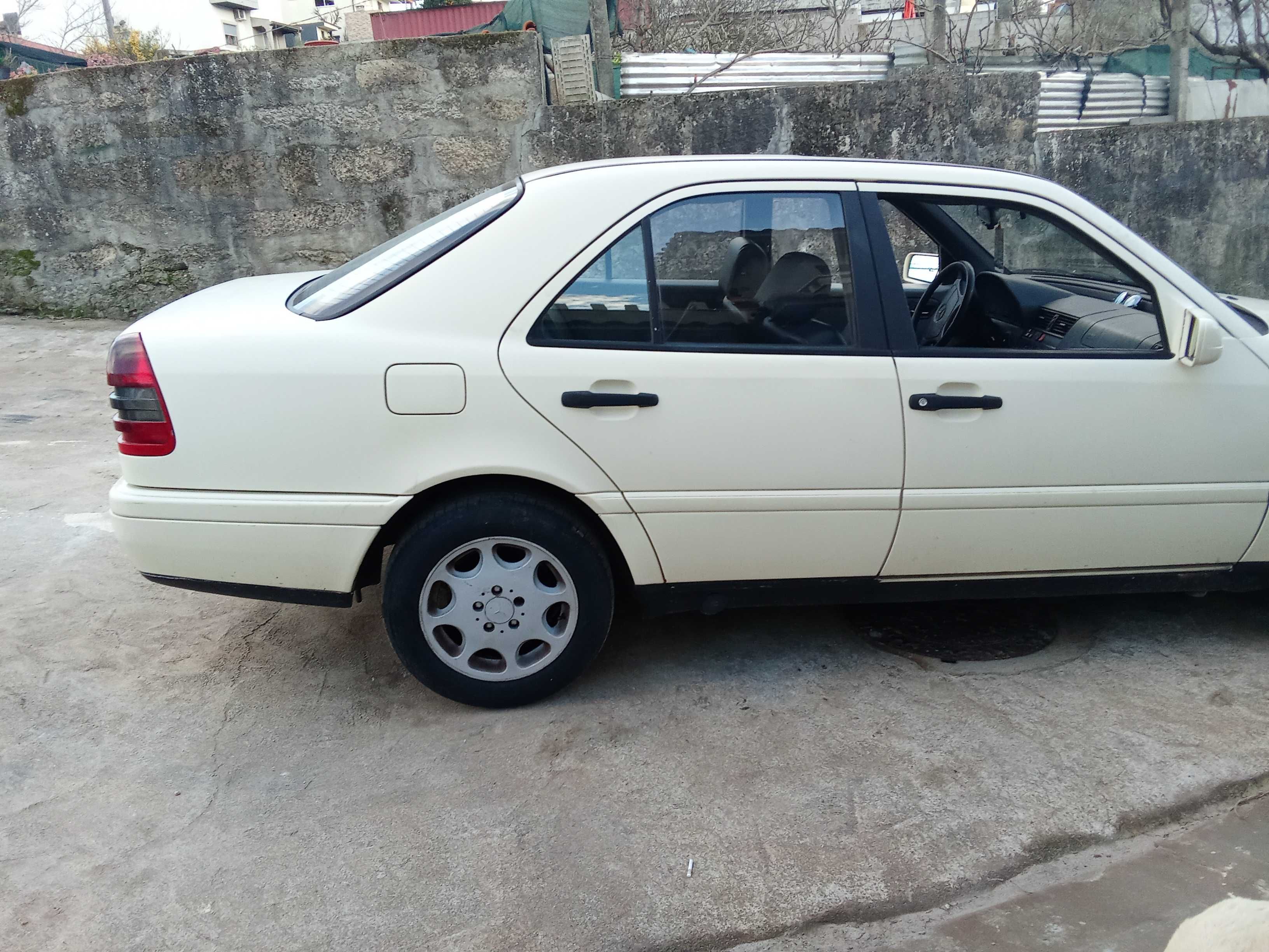 Vendo Mercedes c220