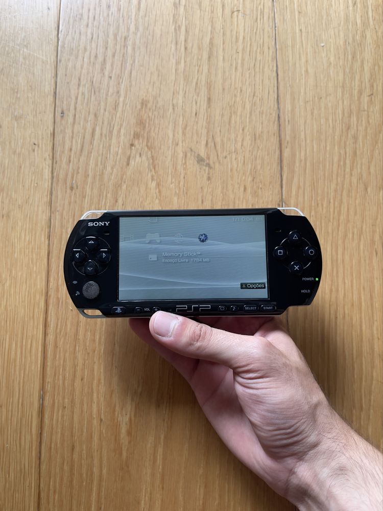 Psp 3004 (em caixa) + caixa original com manuais + carregador + sd4gb