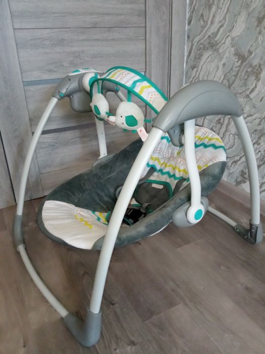 Заколихуючий центр, крісло гойдалка Mastela