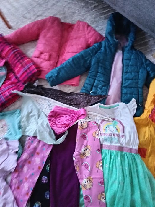 Ubrania dla dziewczynki 110/116