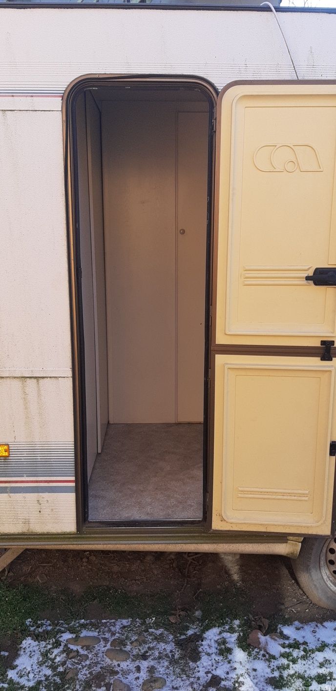 Трейлер, прицеп-фургон, ADRIA 1992р.в. в отличном состоянии, 4 спаль.м