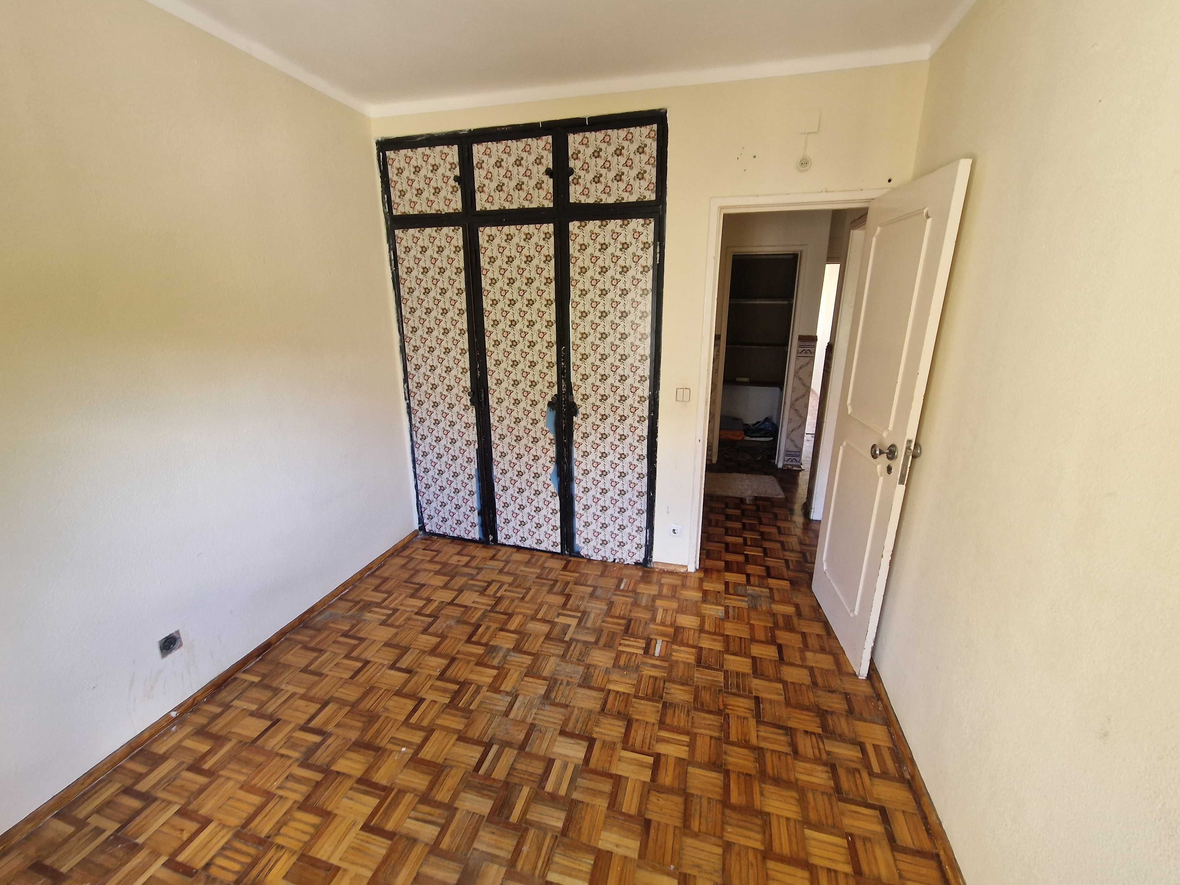 Vende-se T2 em Arcena