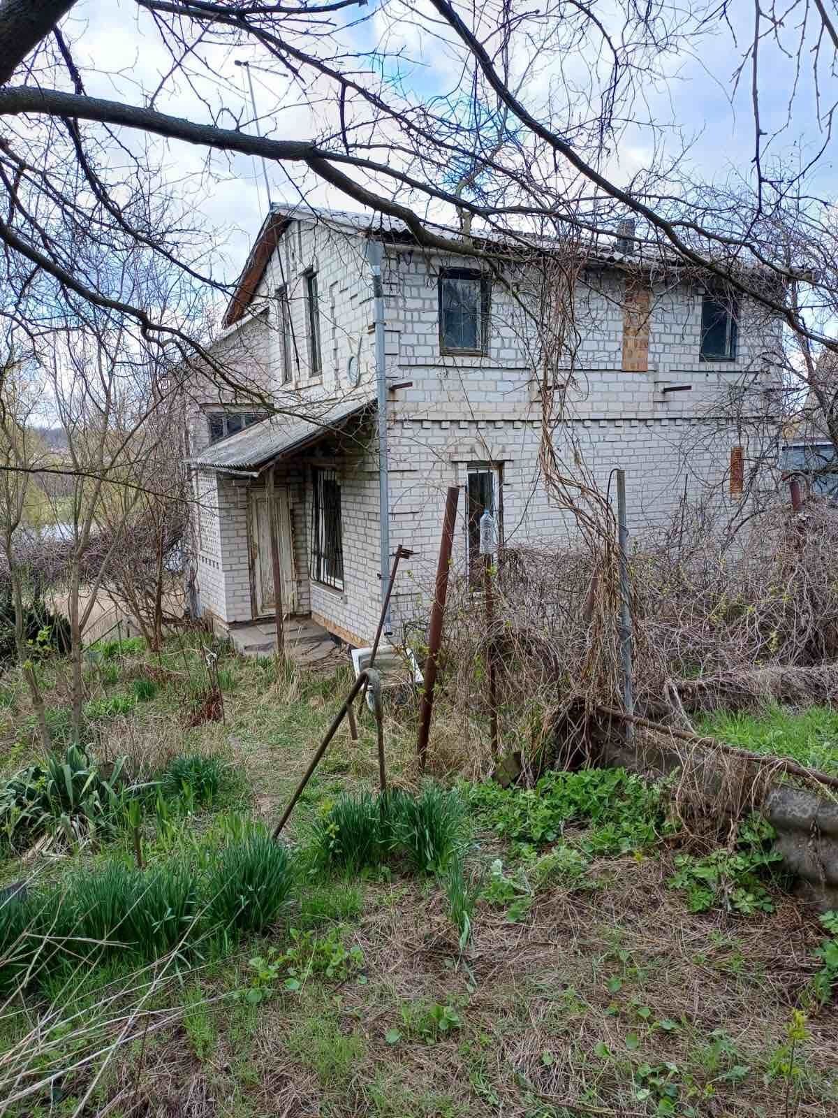 Продам 2х-этажный дом