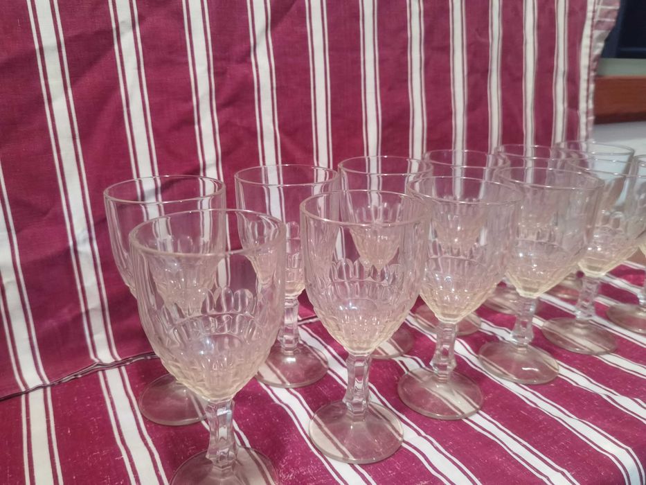 conjunto de 12 taças de pé alto