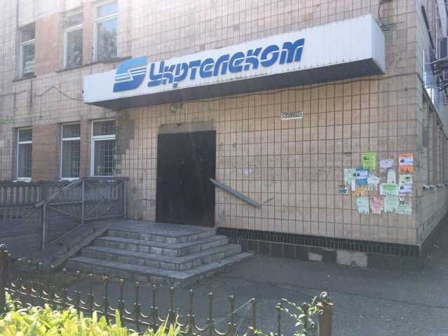 Здається приміщення 1 поверх фасад 109 кв.м Соборності рем. канікули
