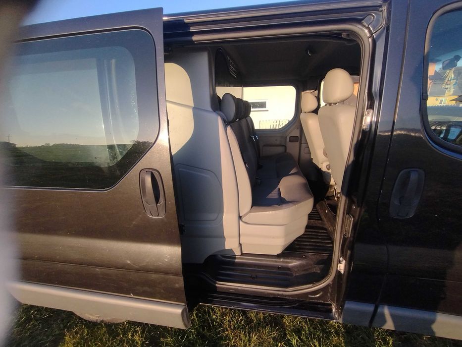 Opel Vivaro 2006 rok 2.0 tdi 5 osobowy *klima*hak