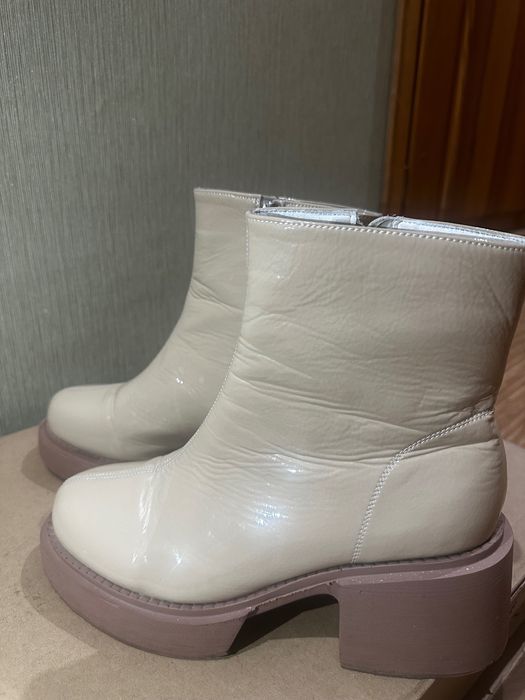 Шкіряні жіночі ботильйони