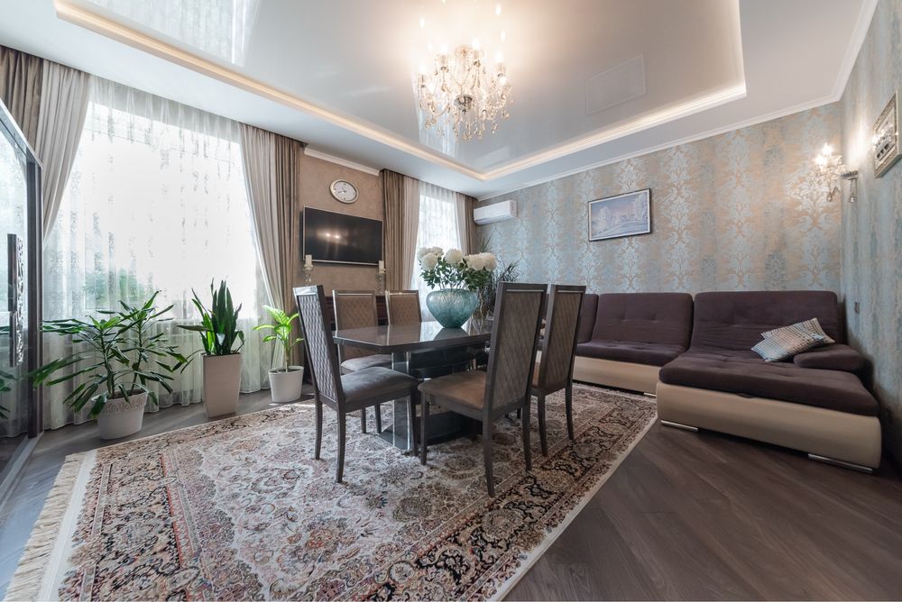 Без % Продається  шикарна квартира , 3 кімнати . Урядовий квартал .