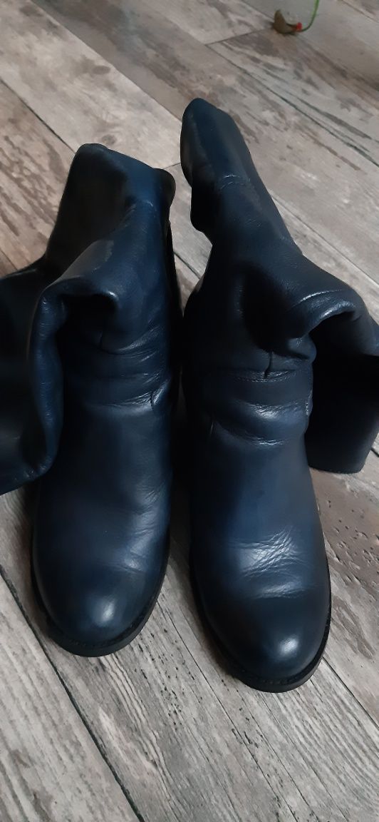 Włoskie skórzane wysokie kozaki 41. Obcas