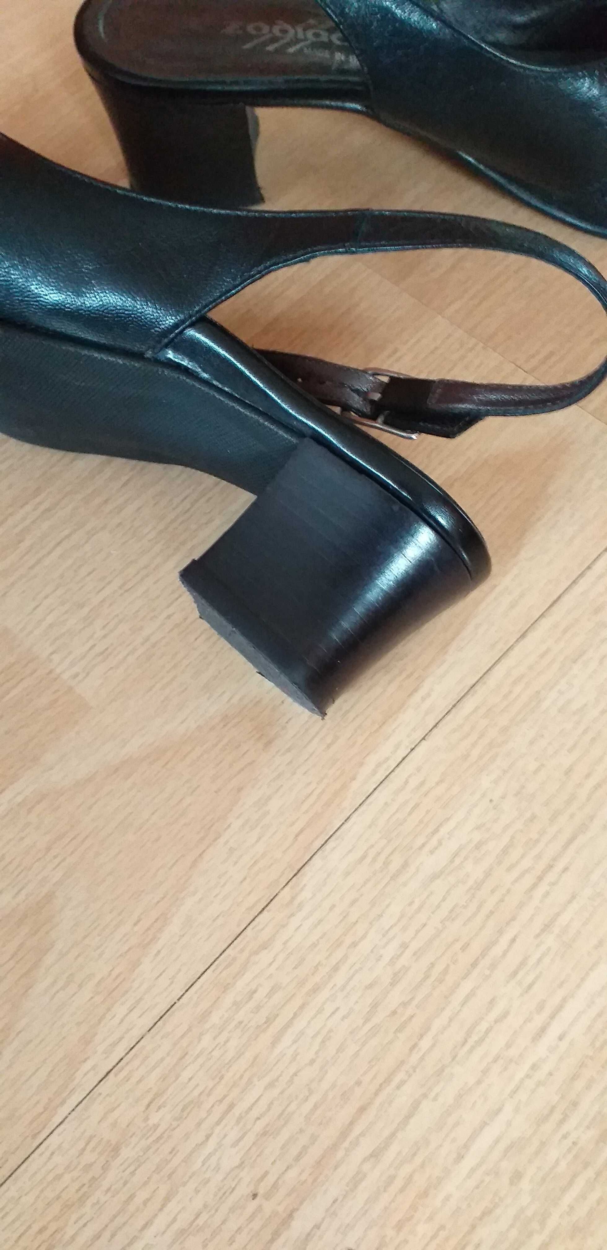Sandały damskie czarne na słupku r.38 skórzane włoskie