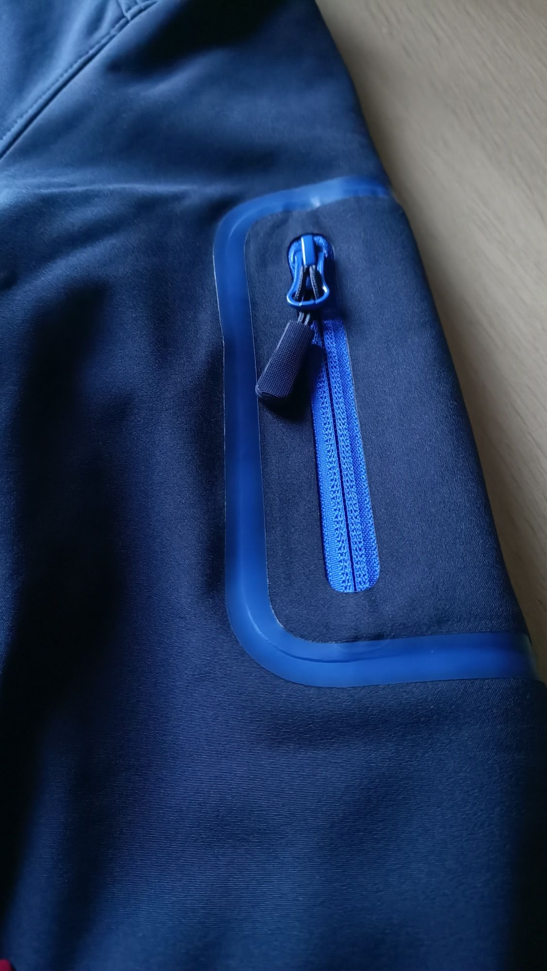 Nowa damska kurtka Sportowa bluza Softshell M 38