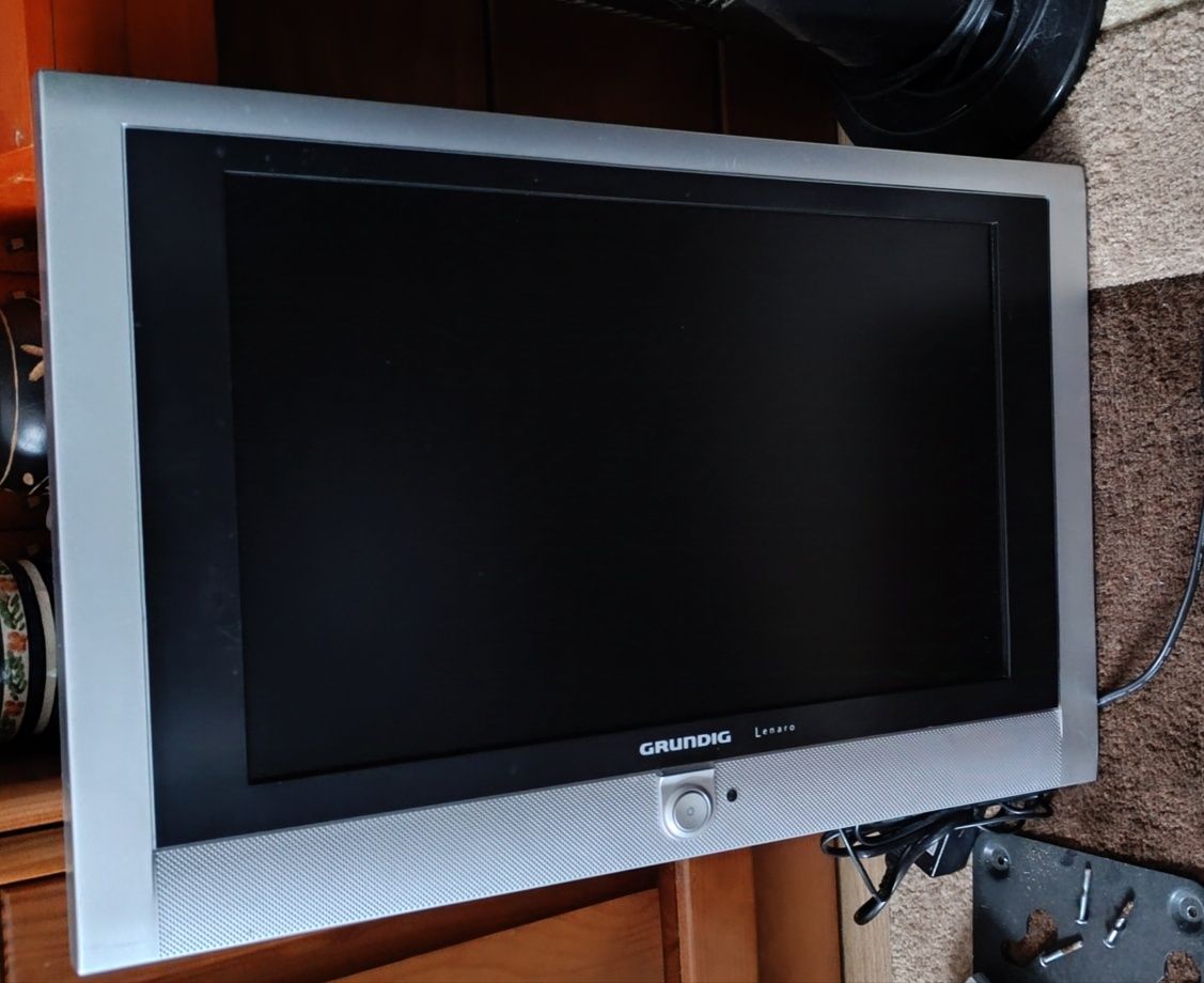 TV Grundig Lenaro 19 LW para peças
