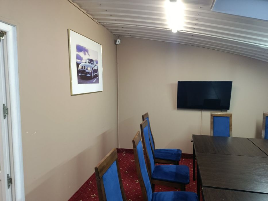 Офісне приміщення з ремонтом на Сихові