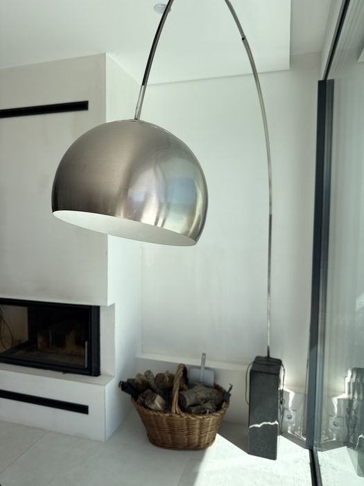 Candeeiro de Arco marca FLOS