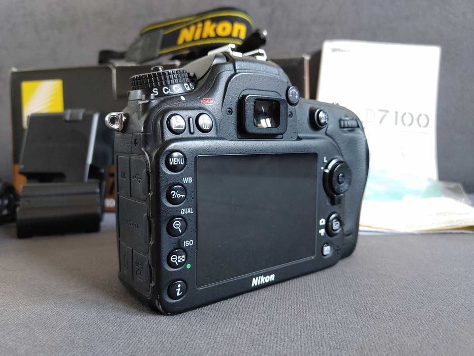 Lustrzanka aparat Nikon D7100 88tys przebiegu + pasek, ładowarka, box