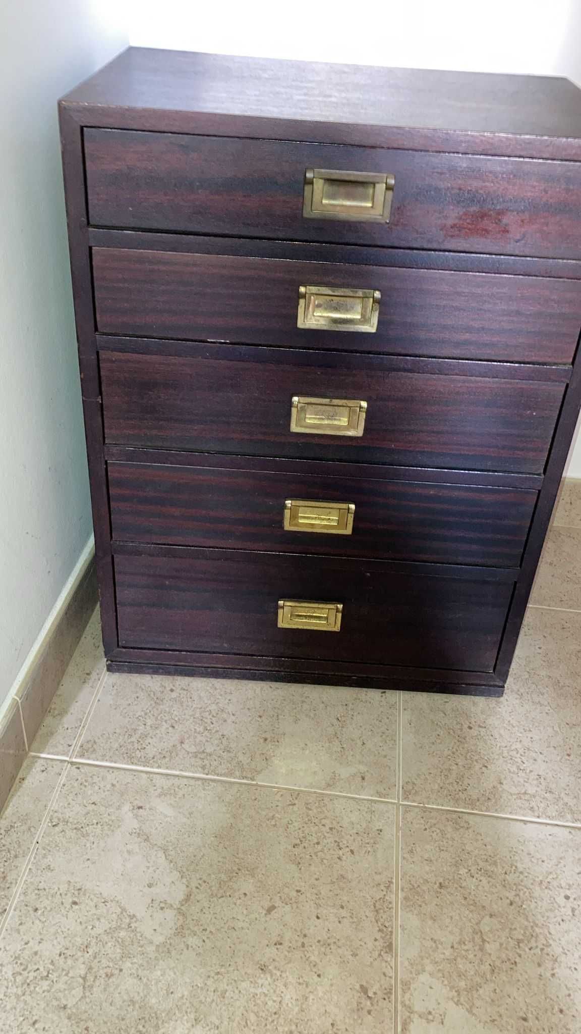 Mesa de cabeceira