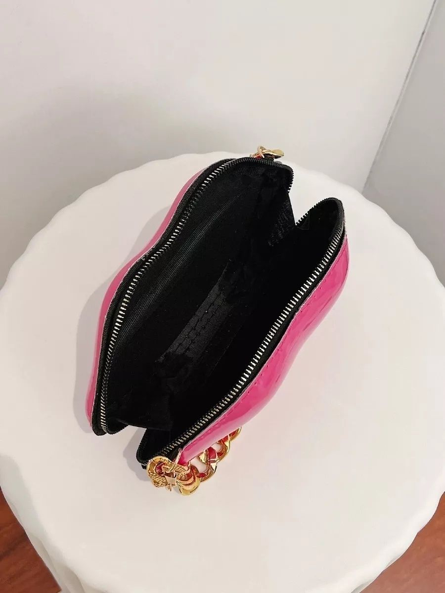 Губи рожеві Pink сумка крос боді для телефону. Каркасна лакова НОВА