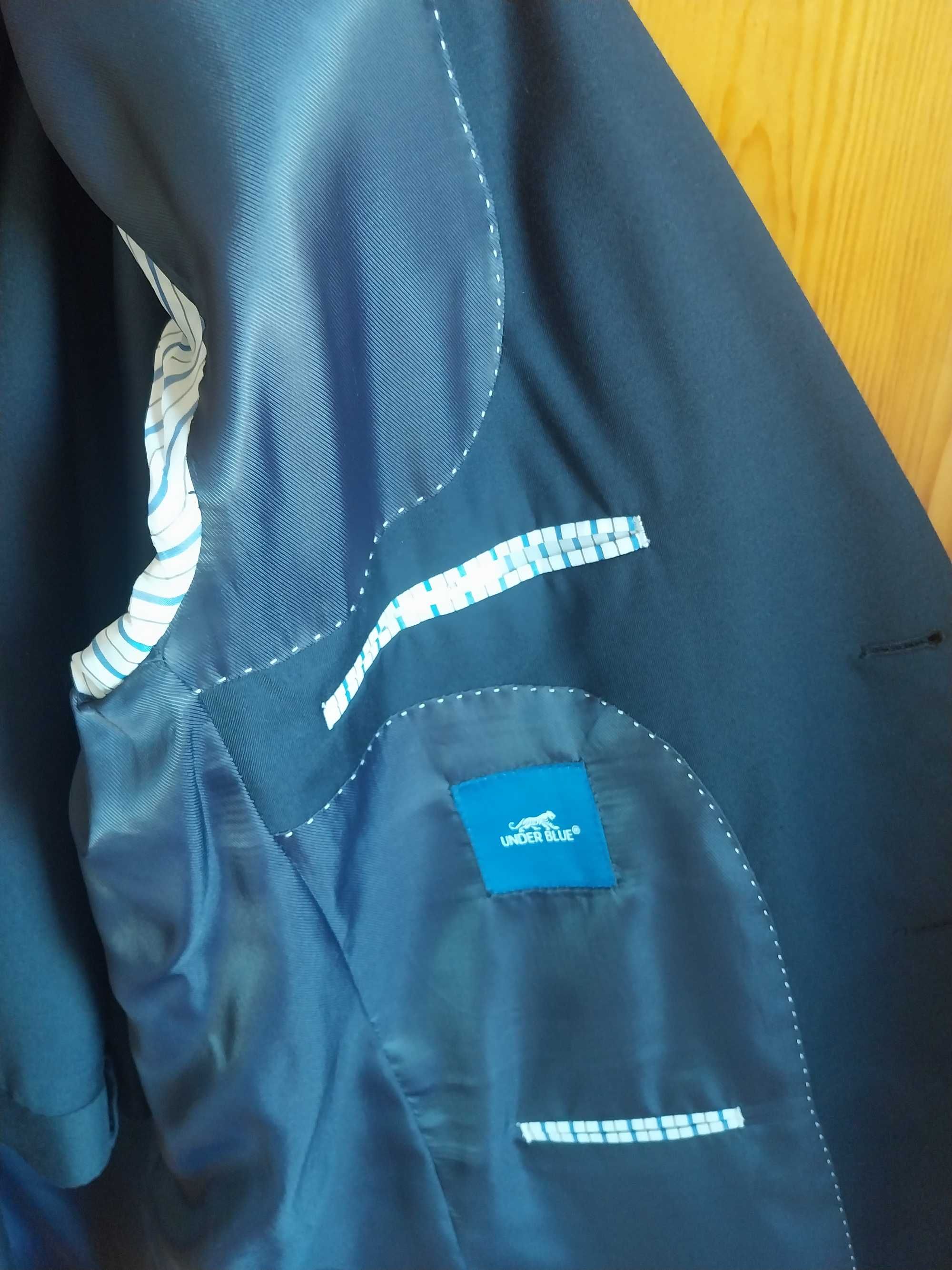 fato de homem, de marca Under Blue