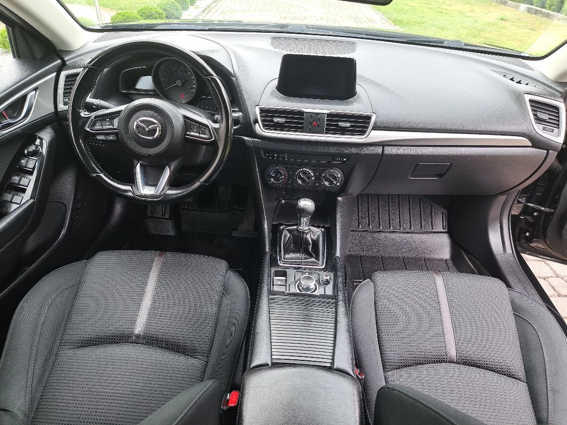 Mazda 3 2.0 B 2018 r sedan manual 6 biegów  Przebieg.114 tys