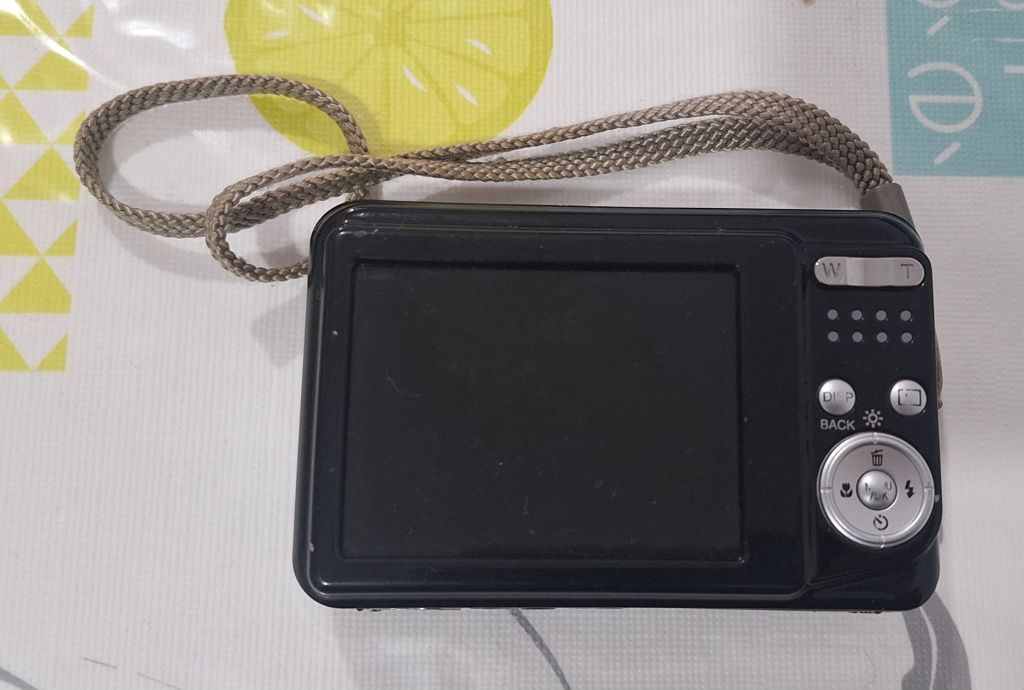 Fujifilm FinePix Av100 (12 Megapixels)