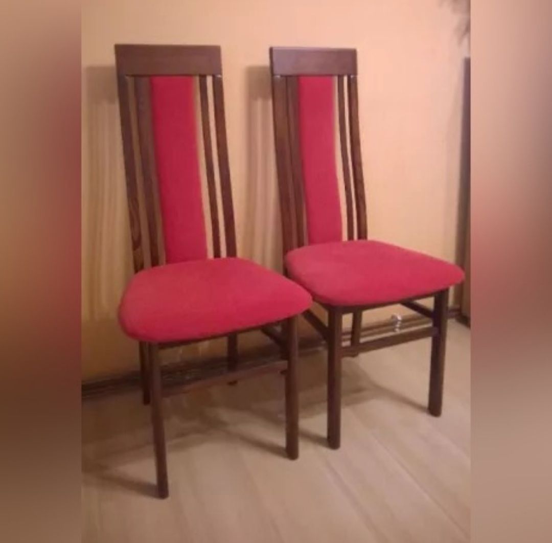 Stół plus 4 krzesła Bydgoskich Mebli