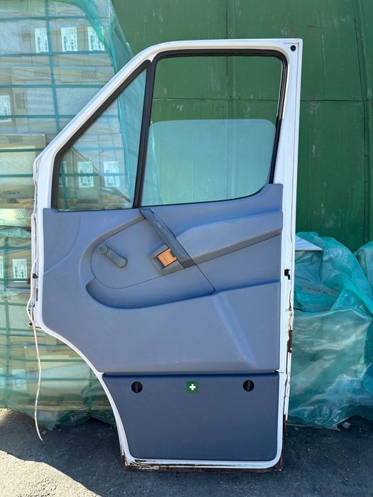 Продам комплектні пасажирські двері Mercedes Sprinter (W906) - праві