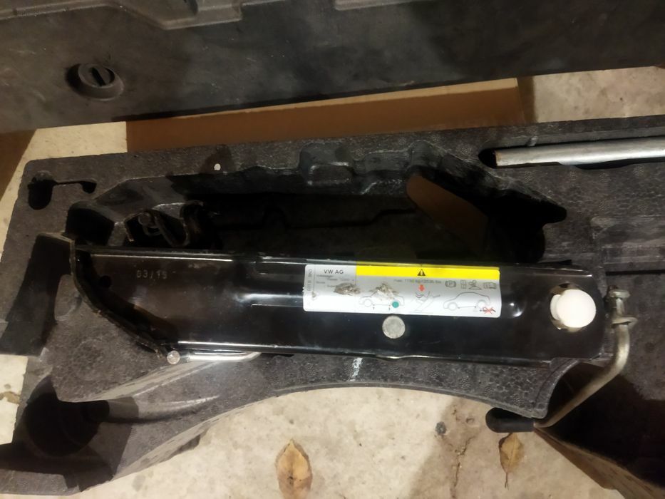 Органайзер домкрат WAG Volkswagen Skoda Audi Seat