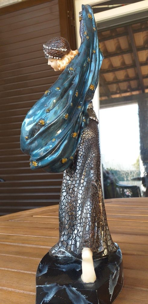 Estatueta de porcelana Object'd Elegance coleção