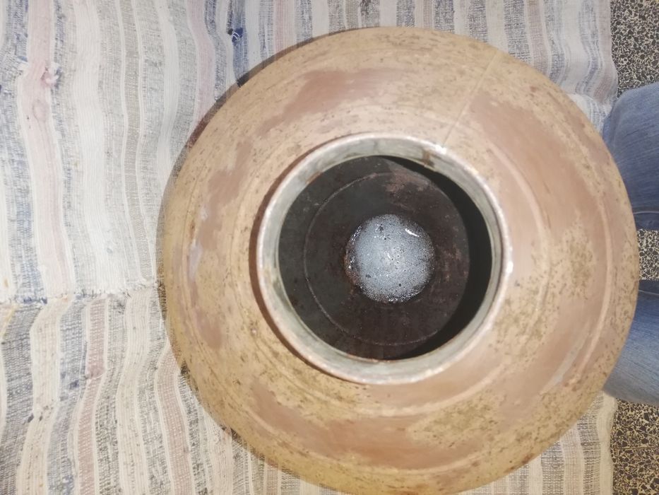 Pote metálico antigo