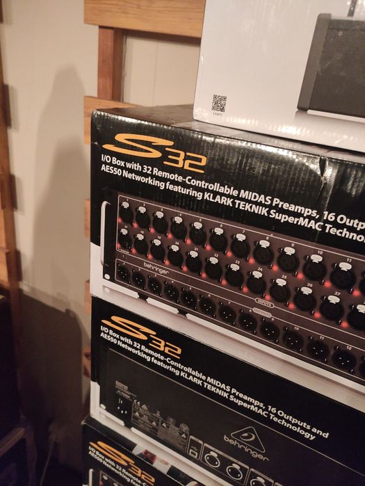 Behringer S32 (Novas)