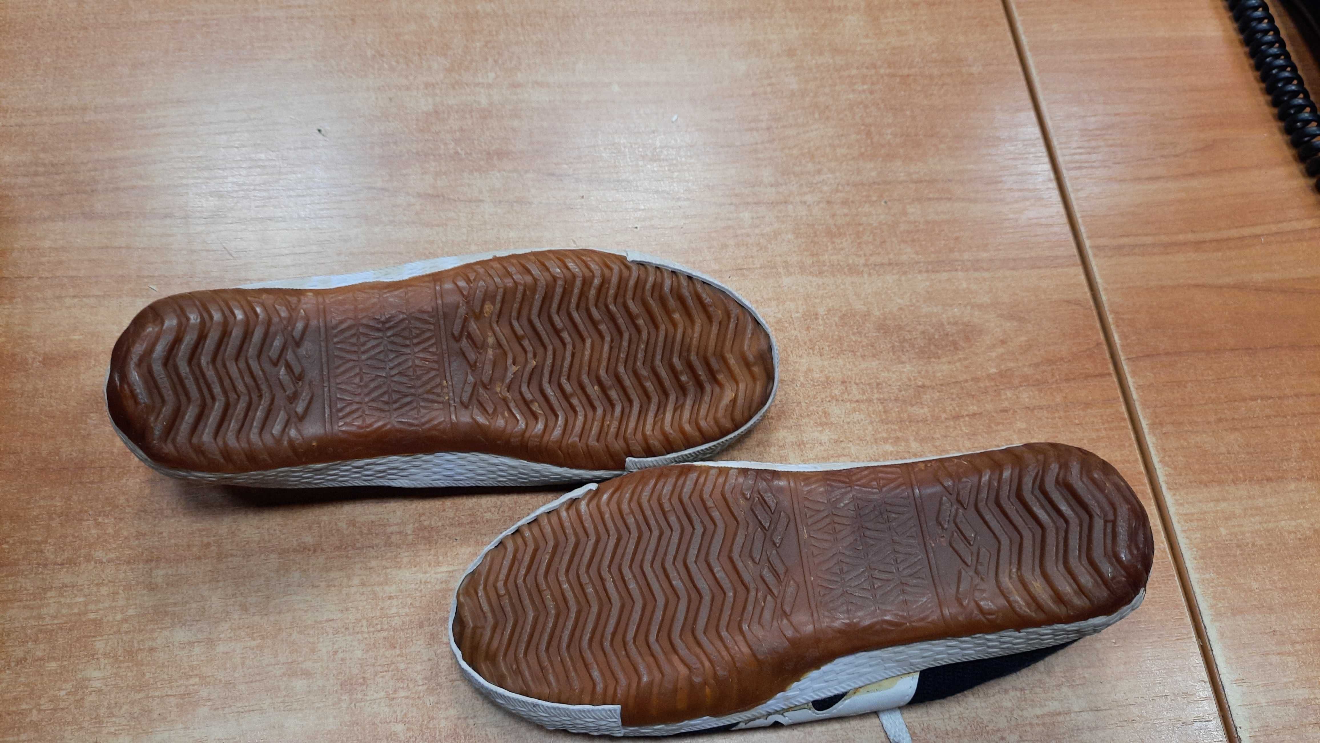 Buty ( halowe ) dziecięce ( rozmiar 37, 38 )