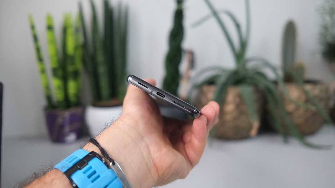 Google Pixel 7 Pro 12/128GB Obsidian Neverlock Уцінка