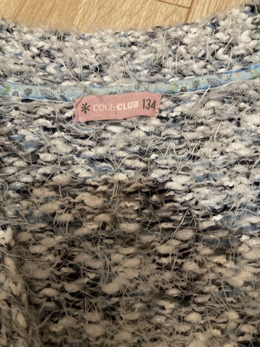 Swetr o rozmiarze 134