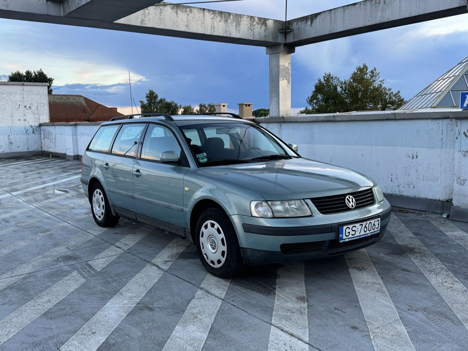 Volkswagen Passat b5 1.8 benzyna 125km Klima Hak 2kpl kół