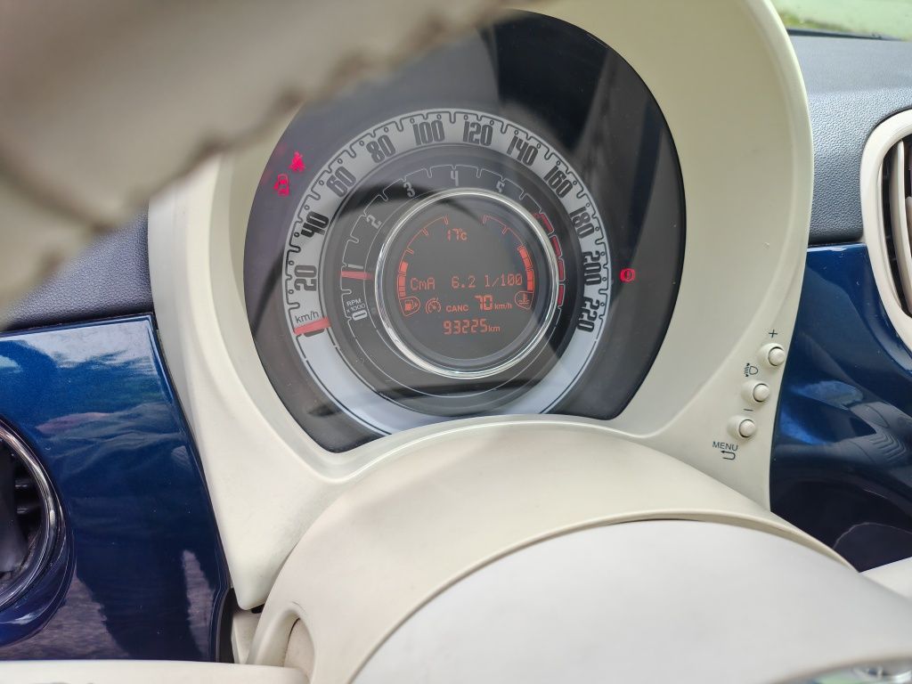 Fiat 500 1.2 Lounge de Novembro de 2017 com apenas 93.000 km