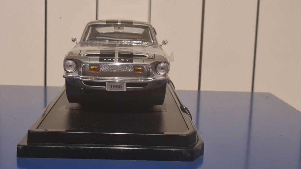 Schelby Mustang GT 1968 r. 1:18 Road Signature