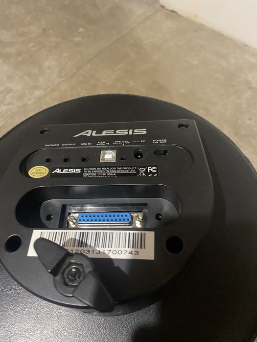 Електронні барабани Alesis DM6