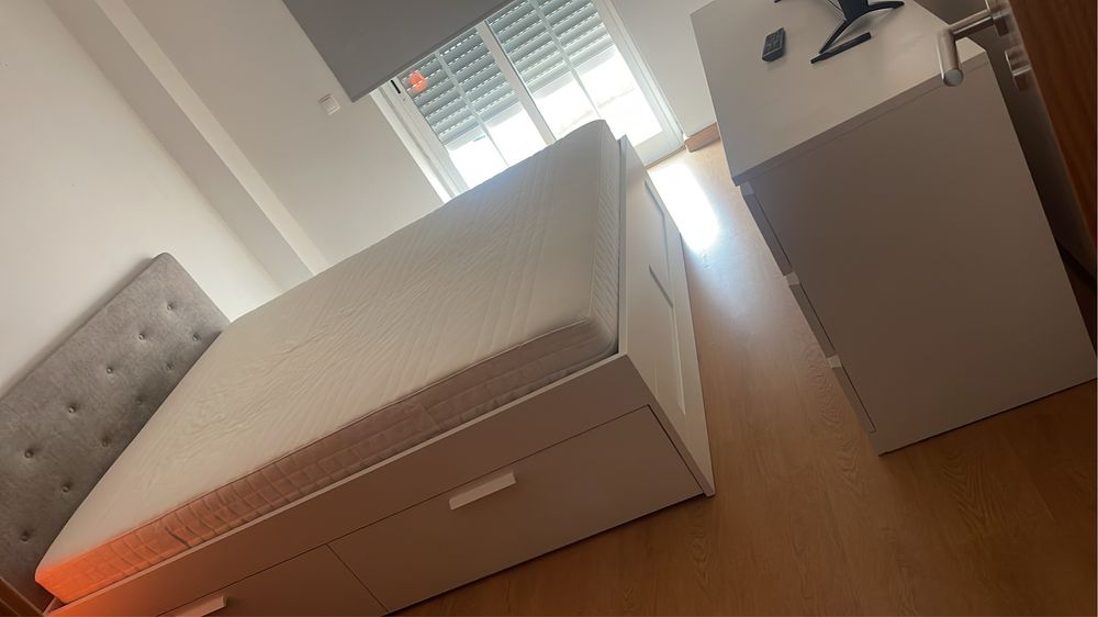 Cama mais comoda e cabeceira da cama