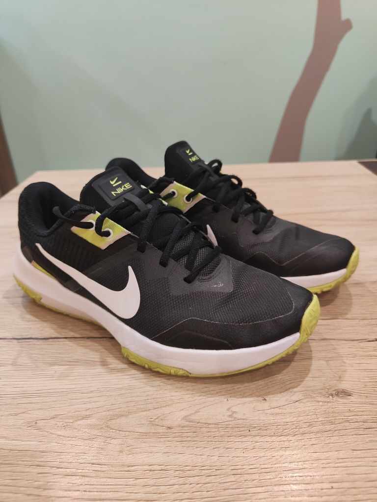 Buty Nike Varsity Compete Tr 3 CJ0813 r.41