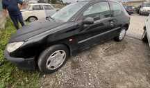Carro Peugeot  206- Acidentado