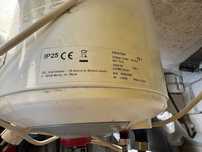 Bojler elektryczny Equation TS1 15L 2000W – Sprawny, gotowy do montażu