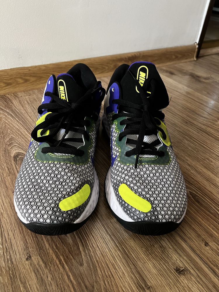 Buty Nike Renew Elevate II rozmiar 45,5