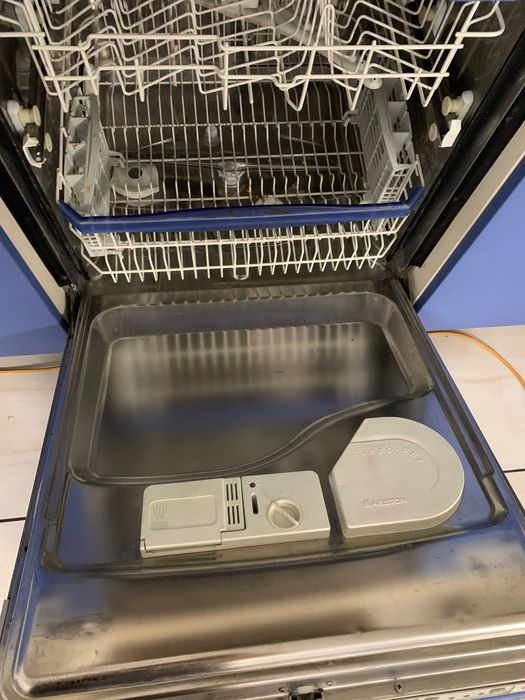 Посудомийка арістон