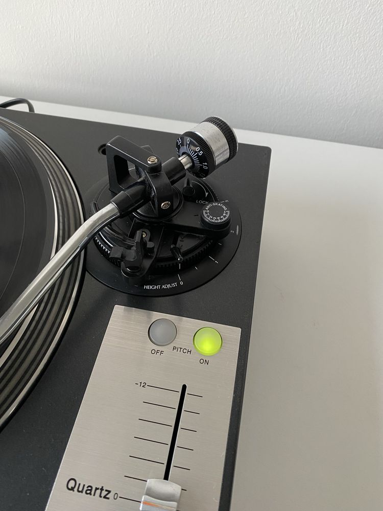 Gramofon Denon DP-DJ101