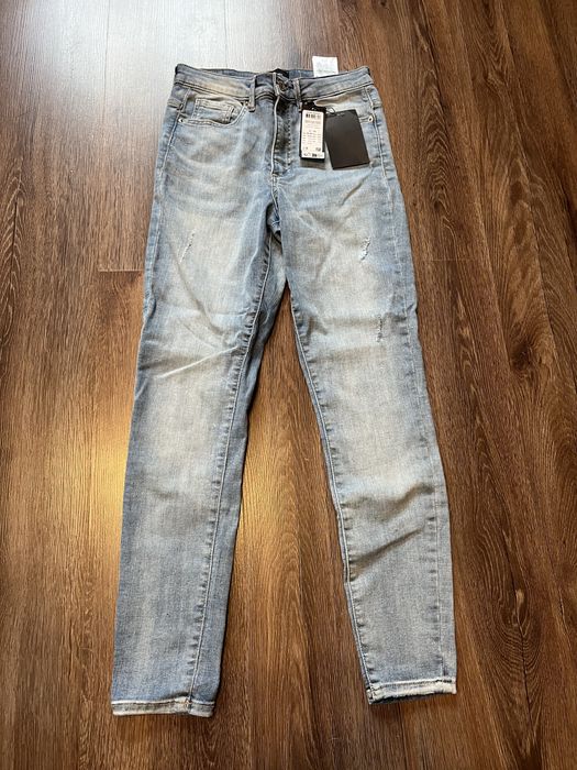 Nowe spodnie jeansowe vero moda przetarcia